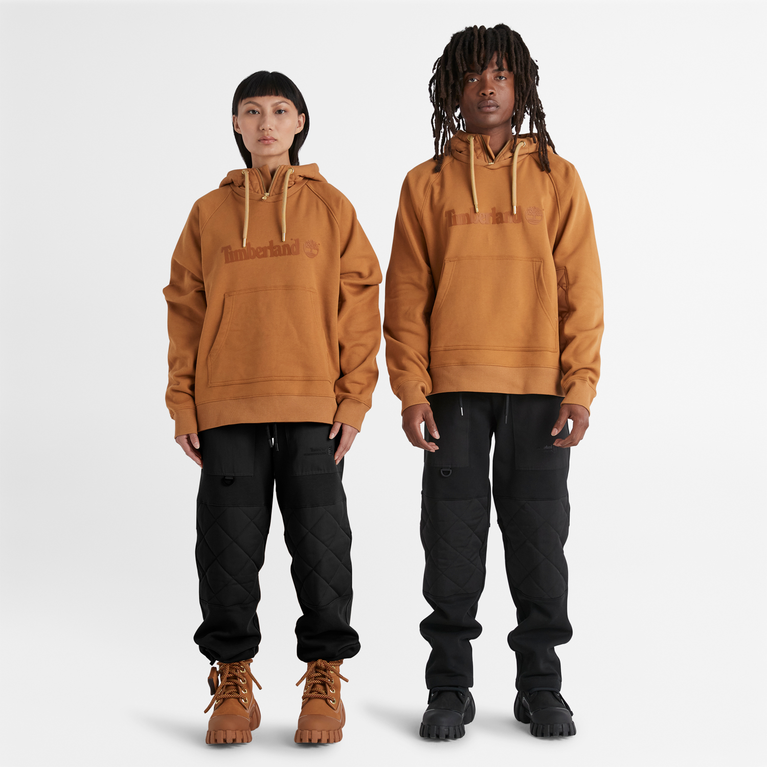 Humberto Leon x Timberland®】オールジェンダー スウェットパンツ