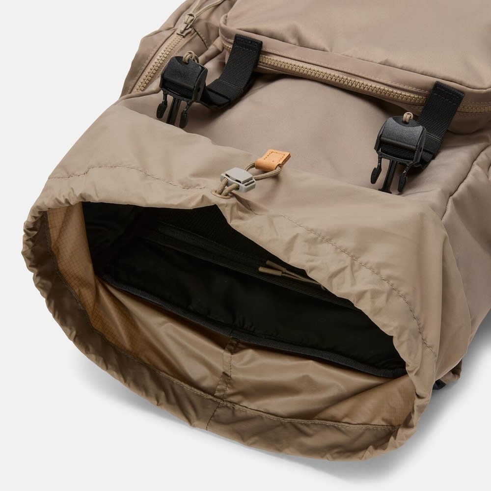 ナイロン 32L バックパック