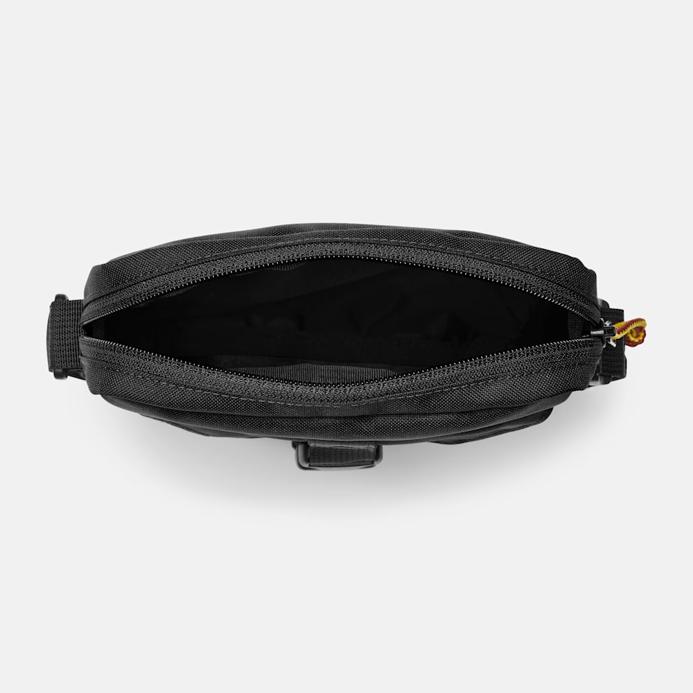 ヘリテージ クロスボディ バッグ