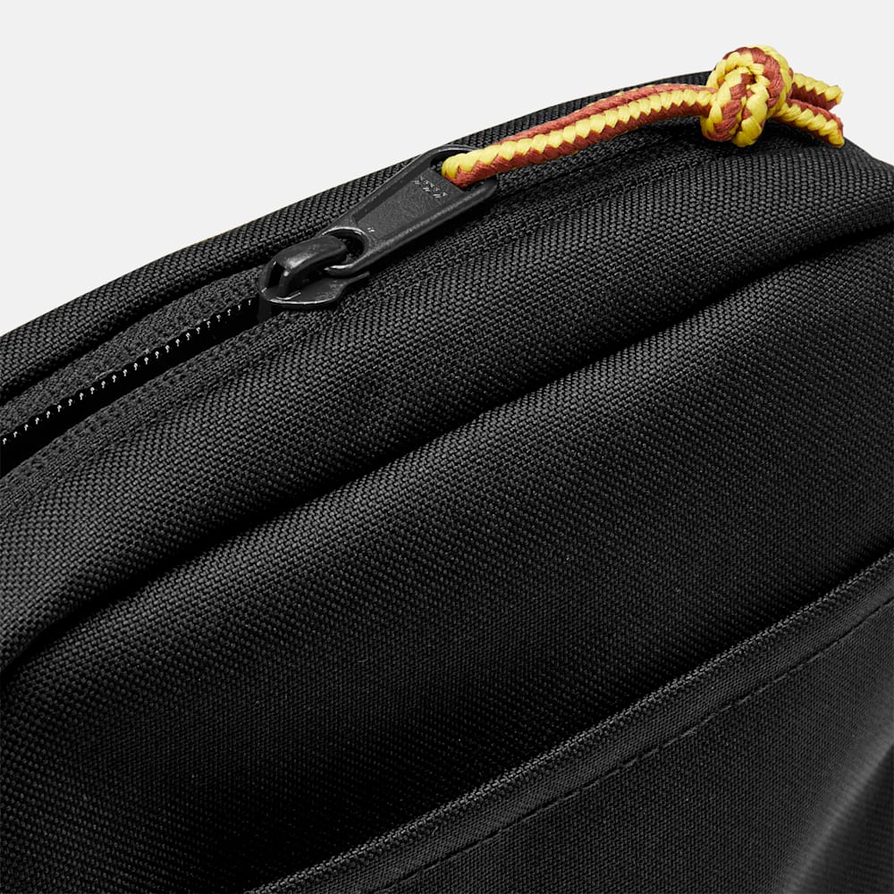 セイヤー クロスボディ バッグ